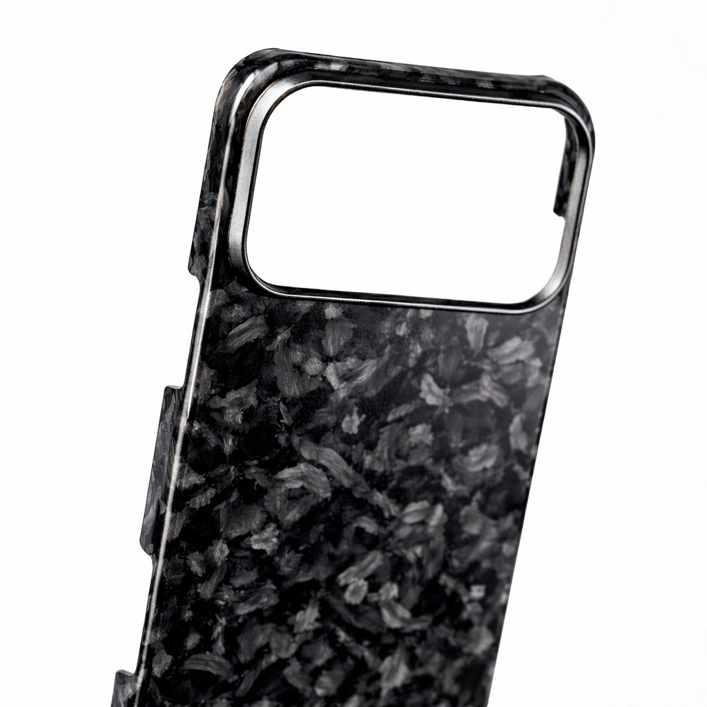 VλLOᏒ Forged Carbon Noir — iPhone 17 Series