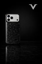 VλLOᏒ Forged Carbon Noir — iPhone 17 Series