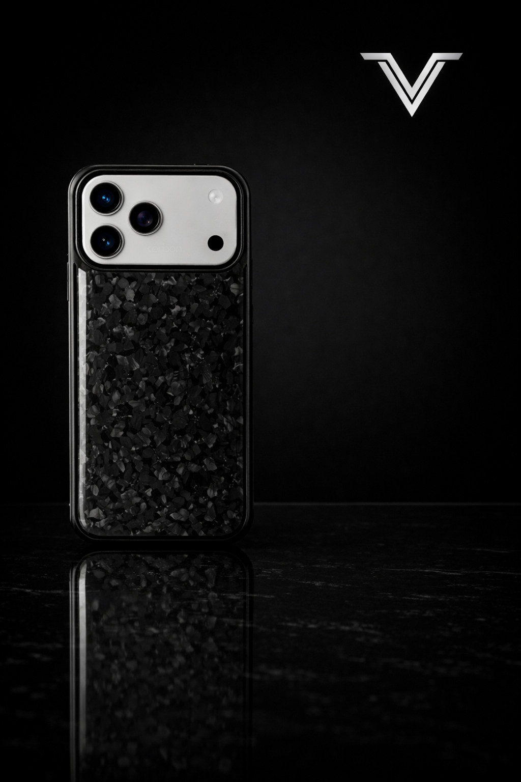VλLOᏒ Forged Carbon Noir — iPhone 17 Series
