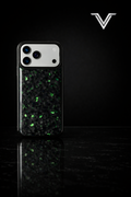 VλLOᏒ Forged Carbon Verde — iPhone 17 Series